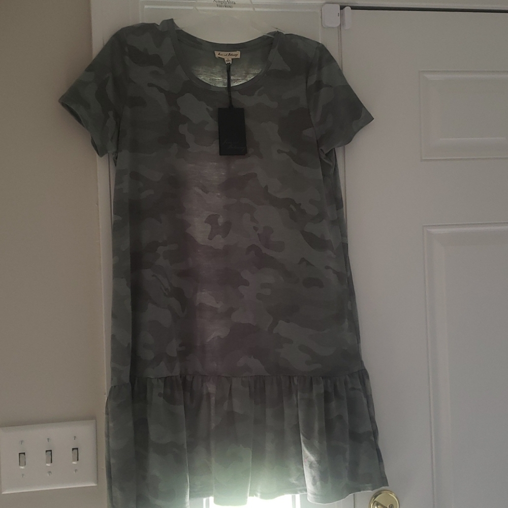 Size m, NWT camo dress